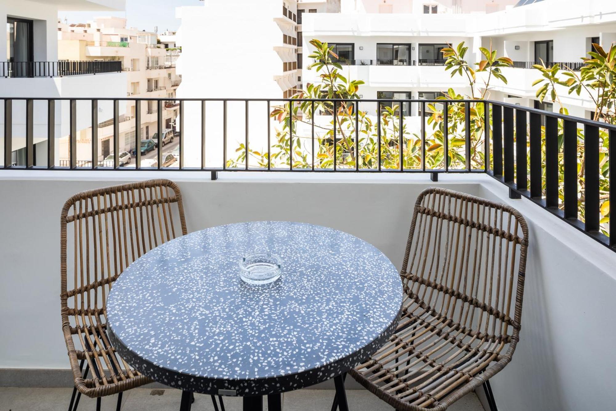 Aparthotel Casita Blanca - Adults Only San Antonio  Exteriör bild