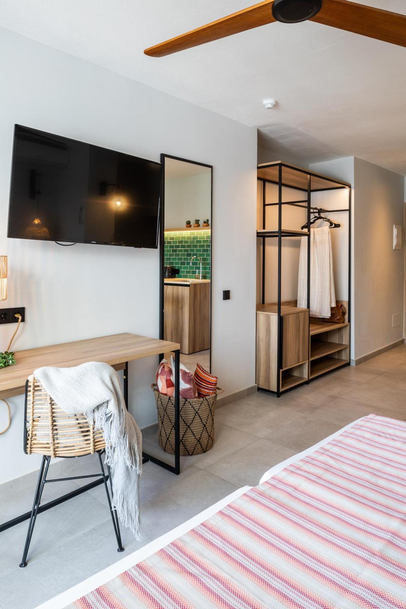 Aparthotel Casita Blanca - Adults Only San Antonio  Exteriör bild