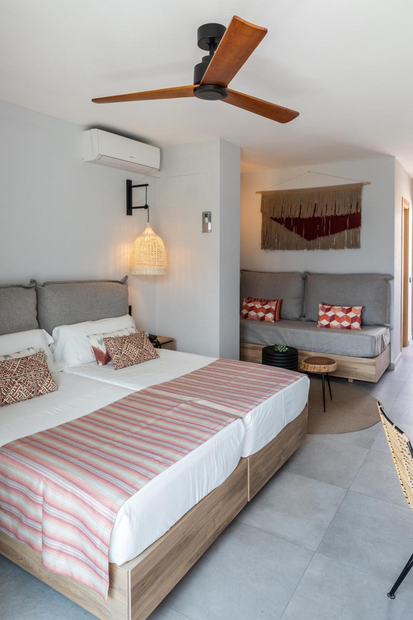 Aparthotel Casita Blanca - Adults Only San Antonio  Exteriör bild