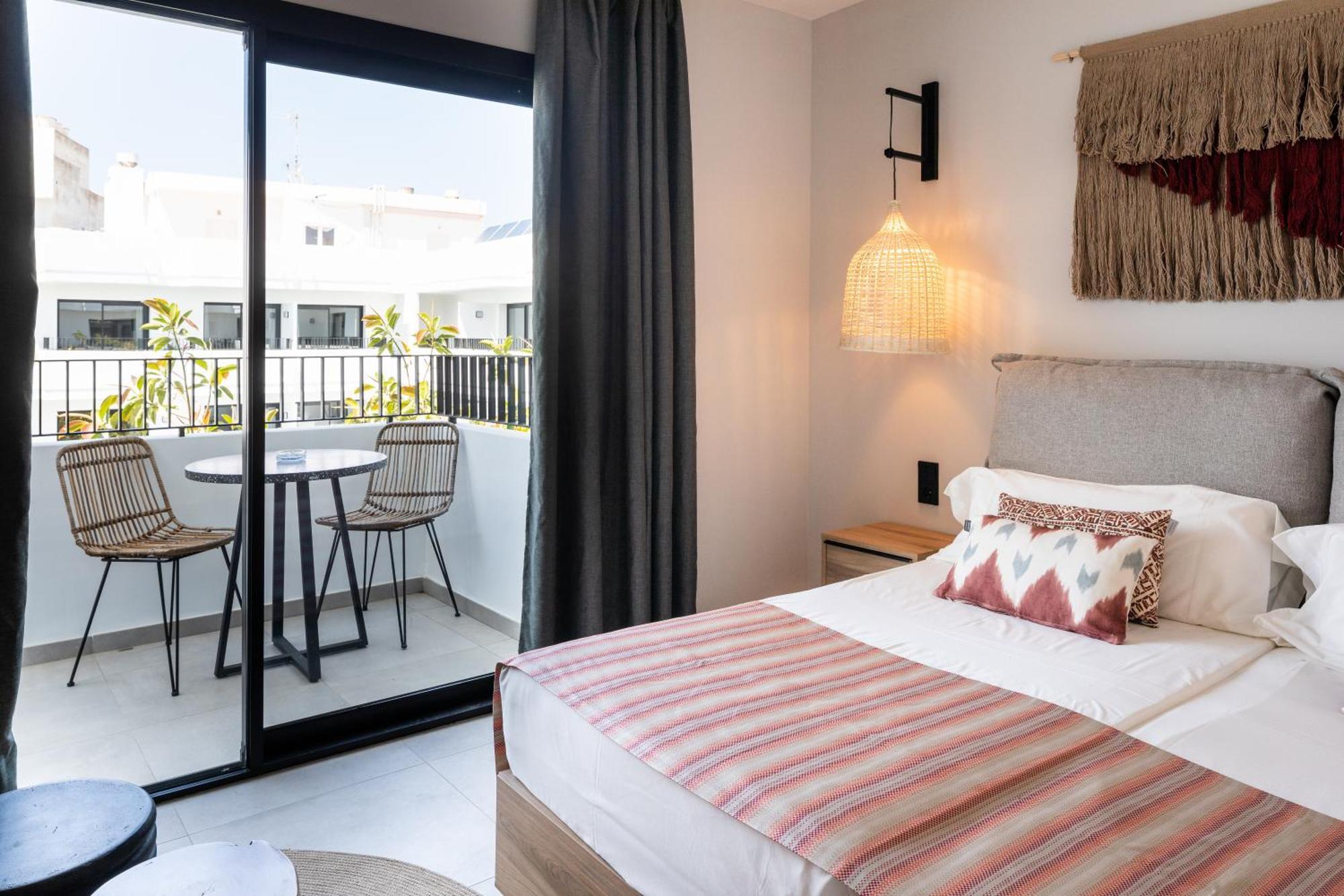 Aparthotel Casita Blanca - Adults Only San Antonio  Exteriör bild